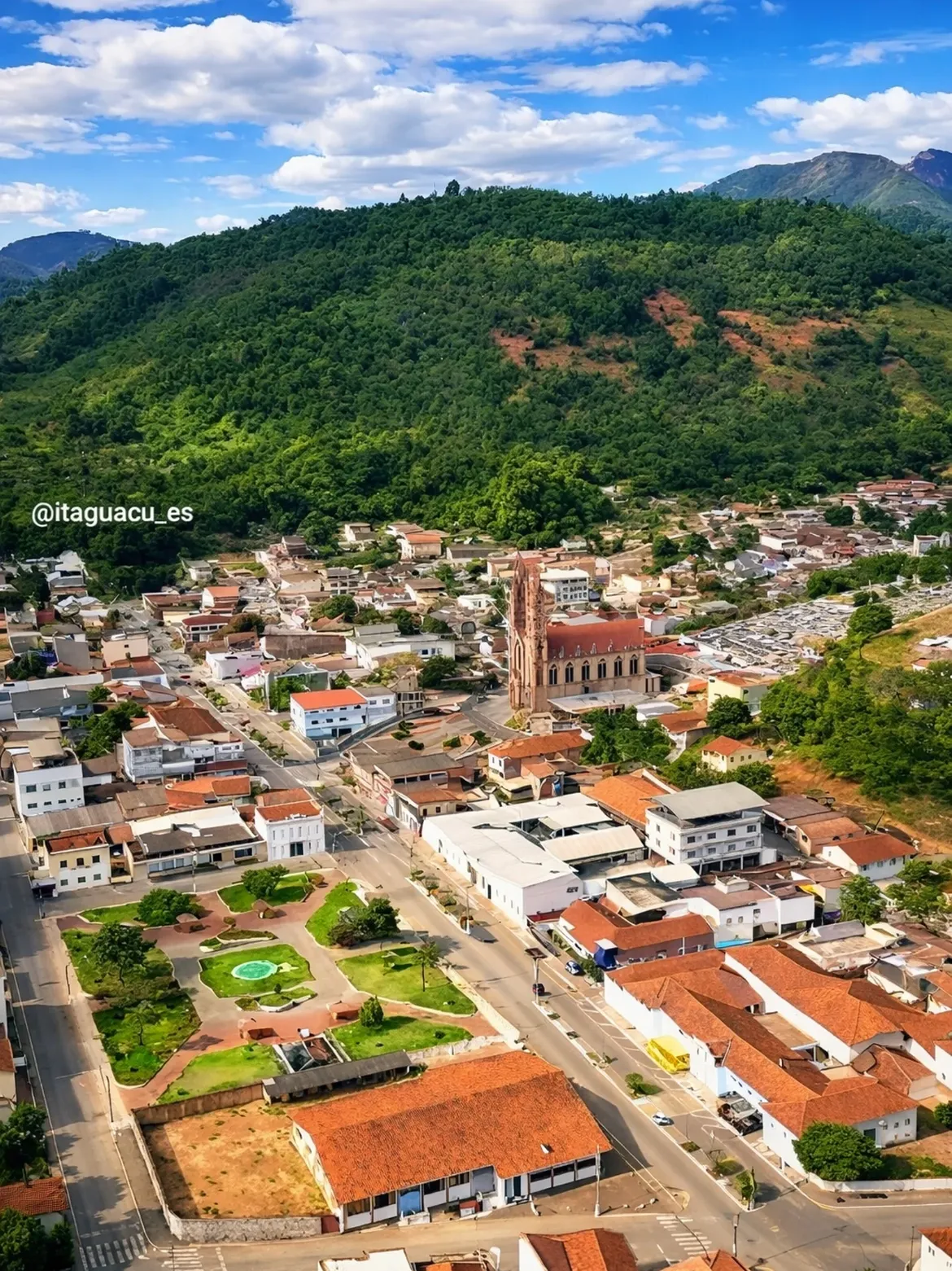 Vista aérea da cidade de Itaguaçu